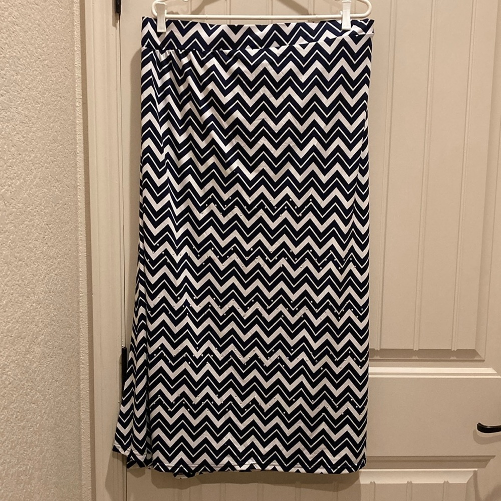 Metrowear Chevron Print Women’s Plus Size 3X Skirt Stud Accents Elastic Waist